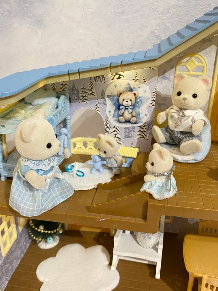 Maison éclairée Hillcrest sylvanian famille ours polaires noël - photo numéro 8