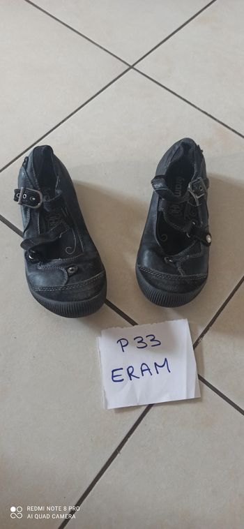 Chaussures noires p. 33