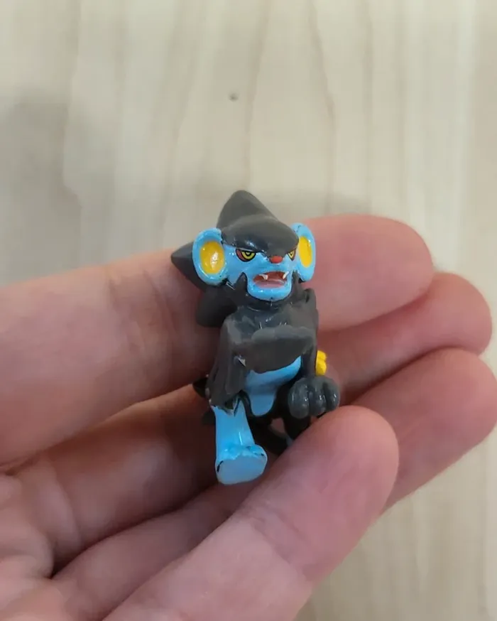 Toute petite figurine Pokemon : Luxray - photo numéro 3