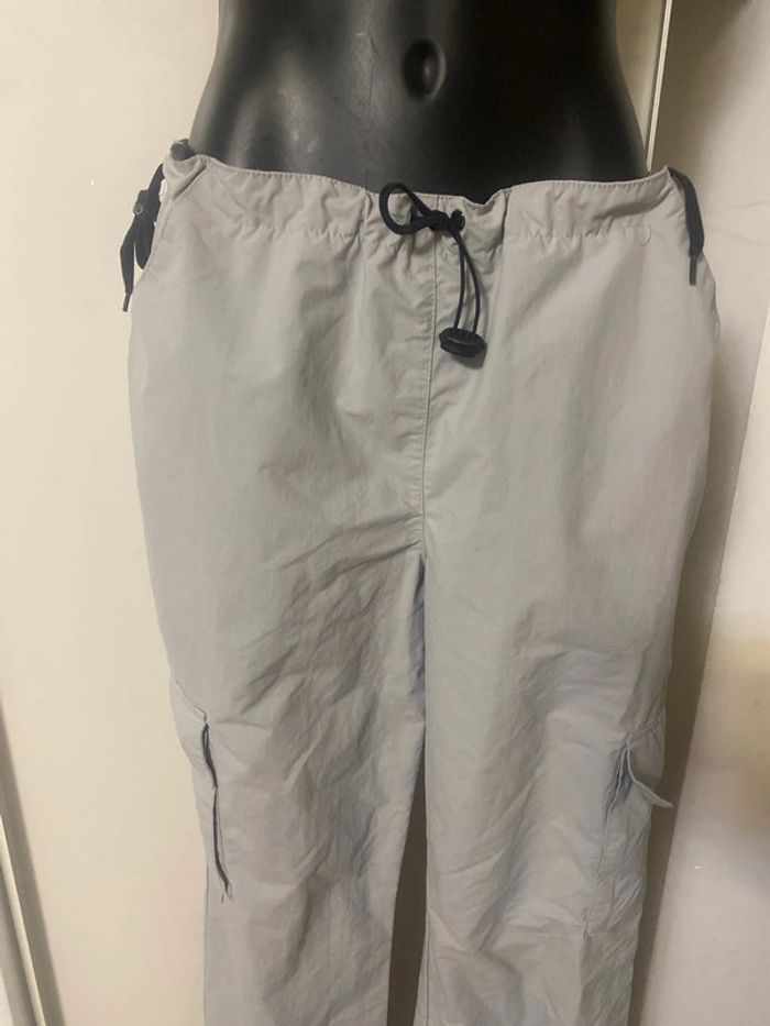 Pantalon léger cargo à jambes larges. - photo numéro 2