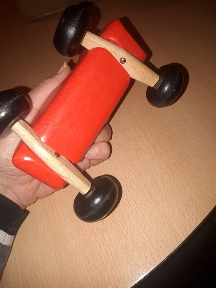 Voiture en bois - photo numéro 4