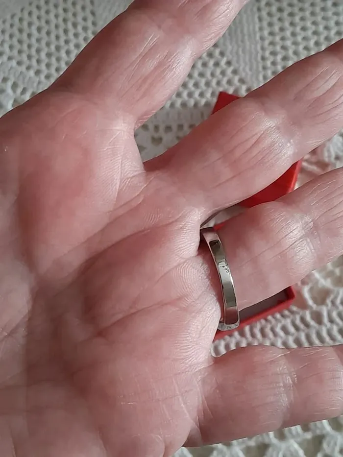 Bague avec grande pierre au centre d'un carré, strass, taille 60, argentée - photo numéro 6