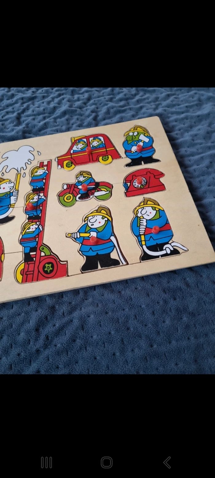Puzzle d encastrement en bois - photo numéro 3