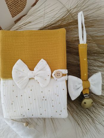 Protège carnet de santé+ attache tétine 30€