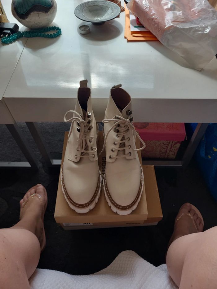 Bottines en cuir beige semerdjian 39