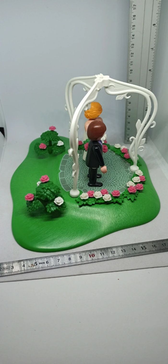 Couple de mariés avec décor playmobil - photo numéro 2