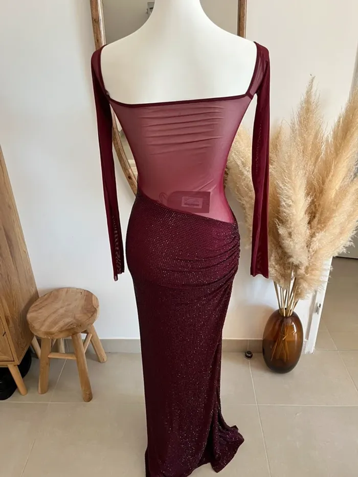 Robe de soirée bordeaux à strass neuve Meshki - photo numéro 9