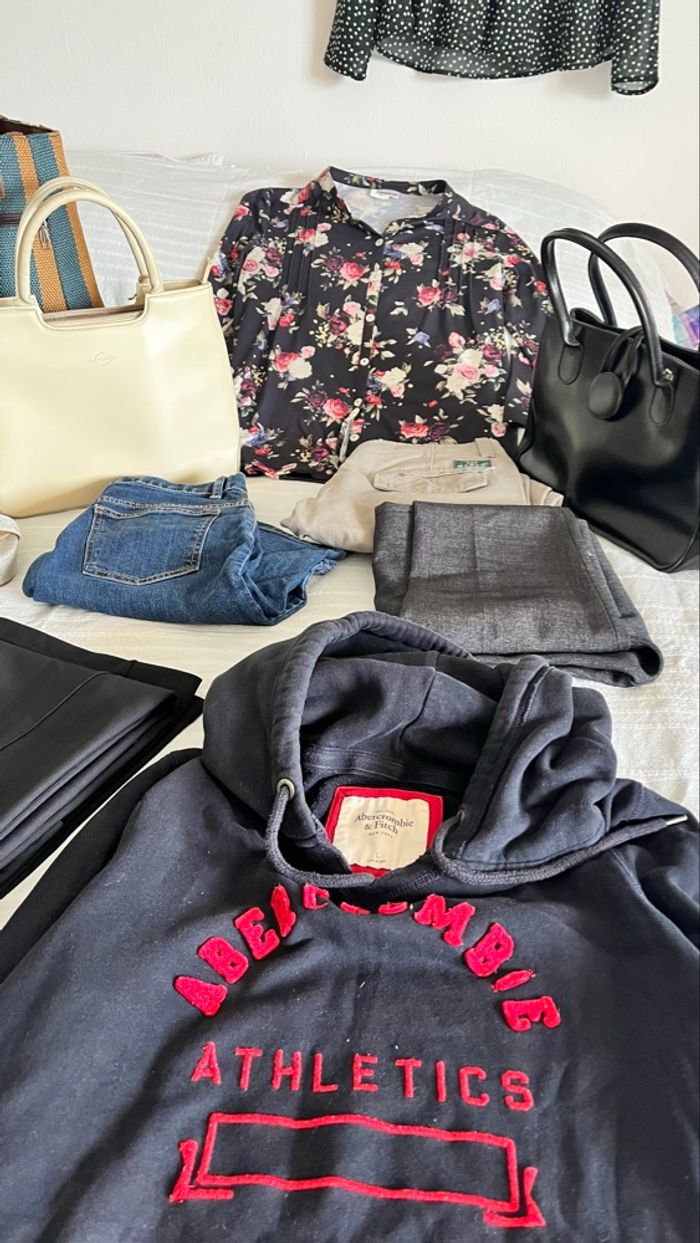 Lot de vêtements , sacs et chaussures - photo numéro 6