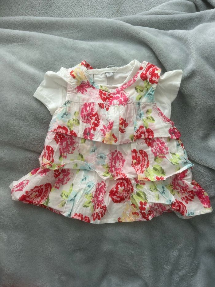 Ensemble bébé fille neuf 6 mois - photo numéro 2