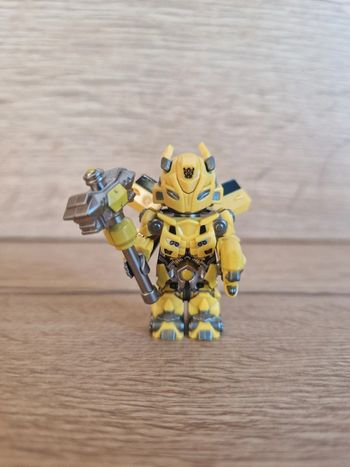 Figurine type lego Bumble Bee Transformers