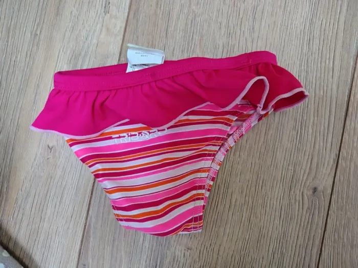 Juste culotte de bain a froufrou decathlon 2 ans - photo numéro 2