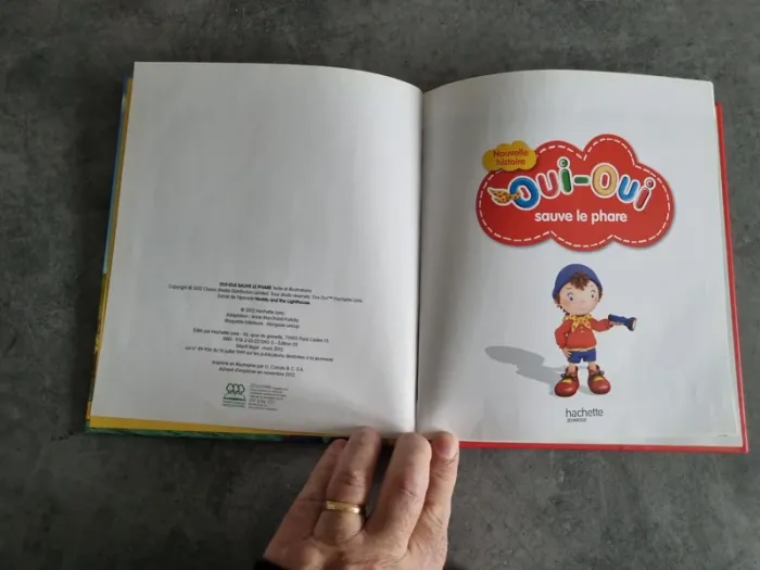 Livre enfant album éveil "Oui-Oui sauve le phare" - photo numéro 2