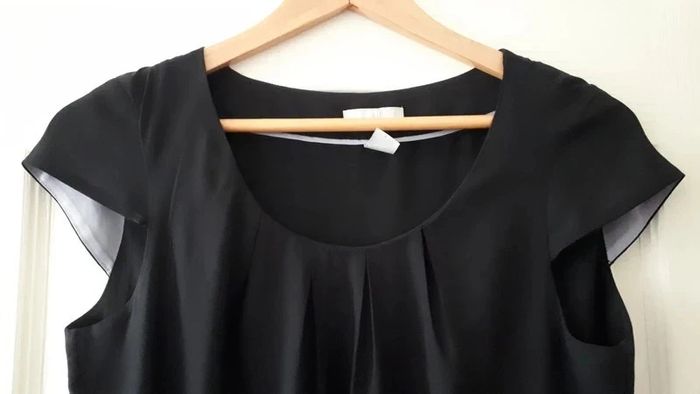 Robe noire H&M taille 36 - photo numéro 2