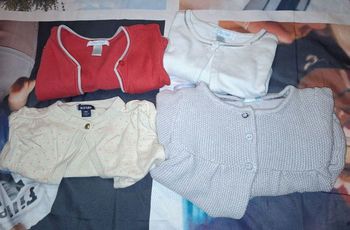 Lot de 4 gilets 18 mois