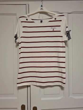 Tee-shirt  taille 3  terre de marins.