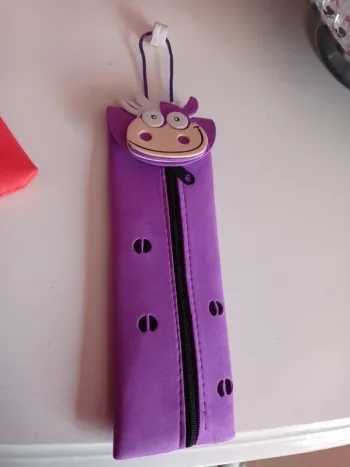 Trousse enfant en mousse violette