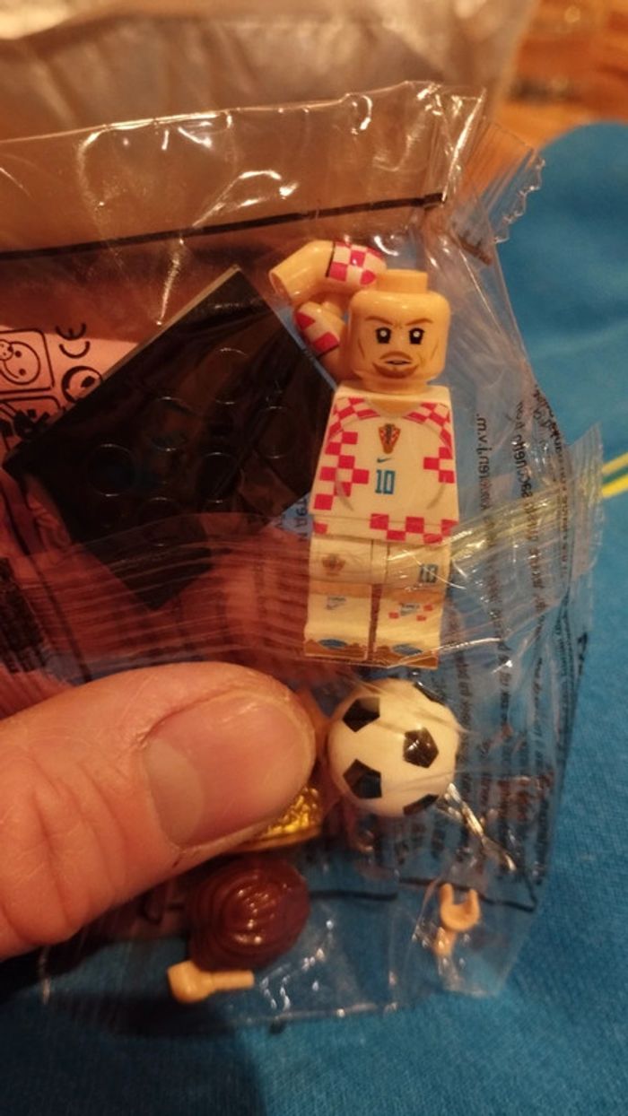 Personnage football Lego neuf Luka Modric Croatie