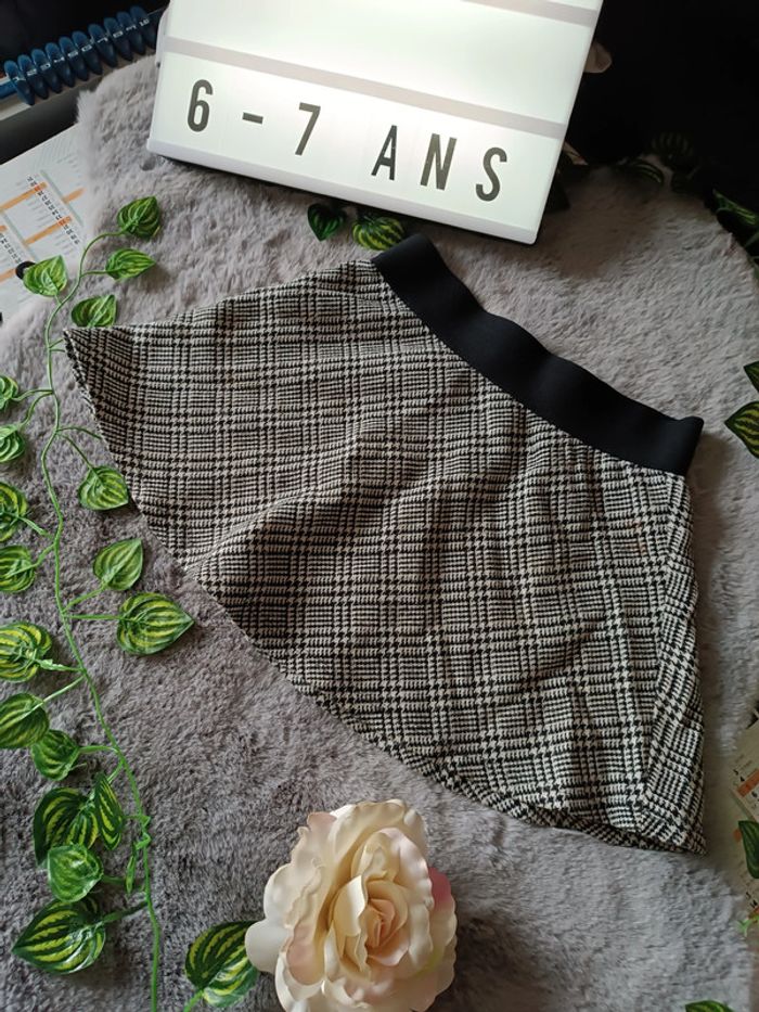 Jupe noir et blanche petit carreaux 6/7 ans