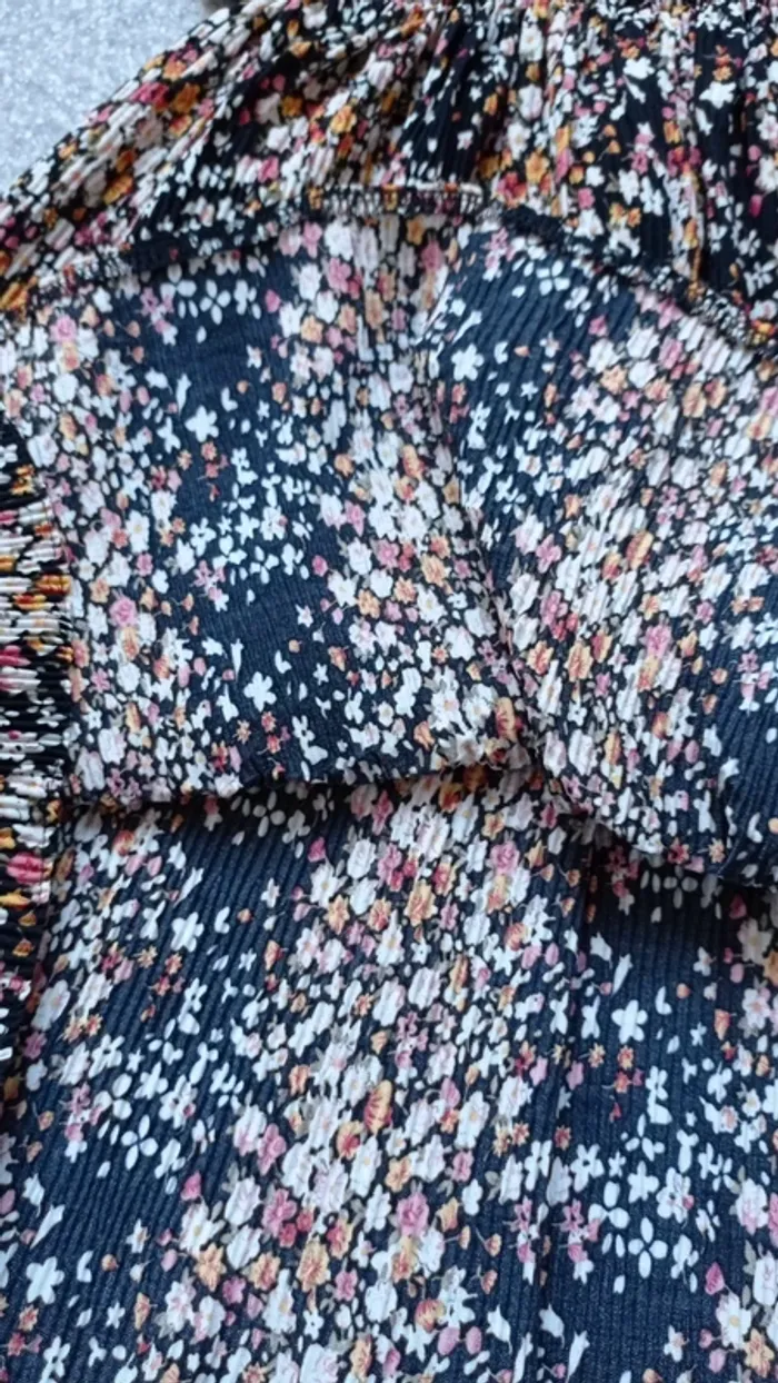 Robe 👗 neuve marque MIM
Taille S
Tissu gaufré - photo numéro 2