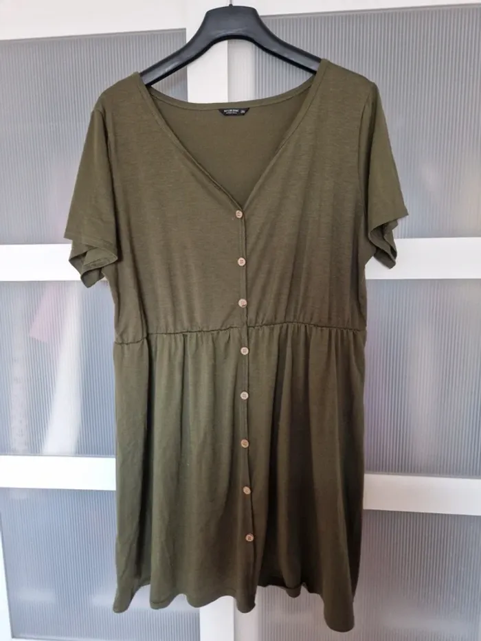 Robe kaki