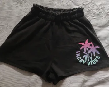 Short noir