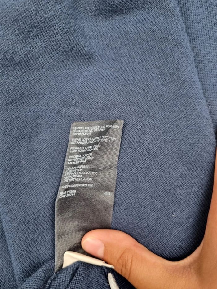Pull col v Tommy Hilfiger bleu/rouge, L Hommes - photo numéro 7