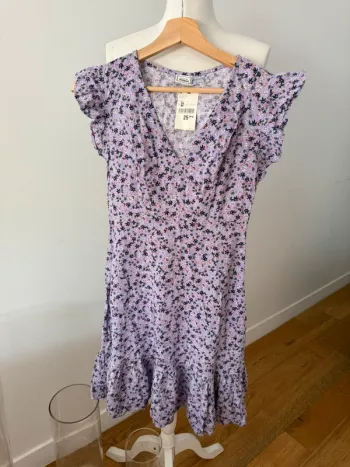 Jolie robe d’été neuve XS/34 mauve fleurie