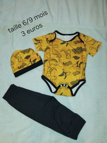 Ensemble taille  6/9 mois