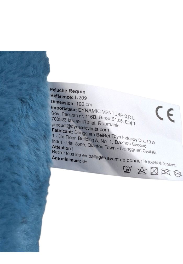 Énorme peluche requin ultra douce qui ne demande qu'à être adoptée - photo numéro 4