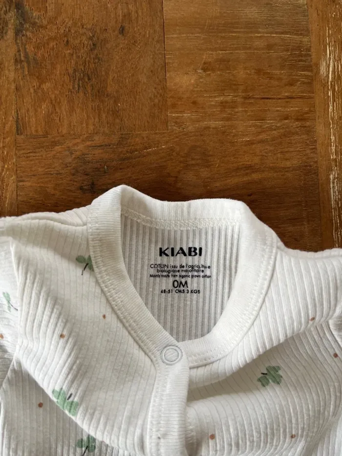 Grenouillère trèfles taille 0 Kiabi - photo numéro 2