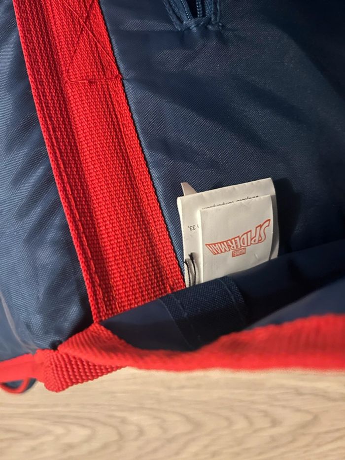 Cartable Spiderman avec sa trousse - photo numéro 7