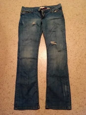 Jeans bleu troué @