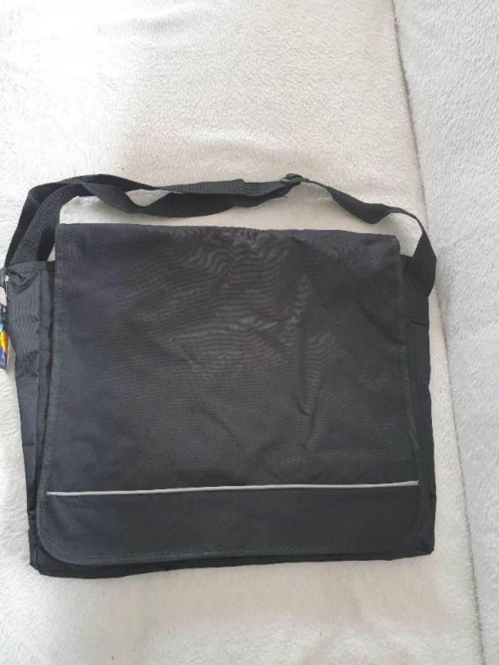 Très grand sac noir neuf