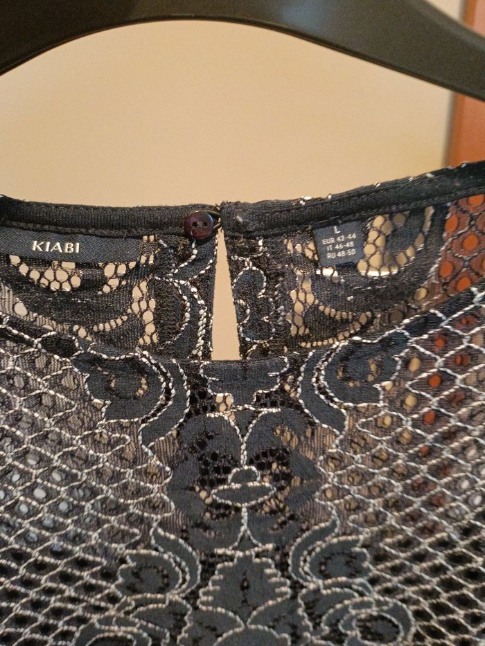 Tshirt dentelle bleu marine broderie - photo numéro 3