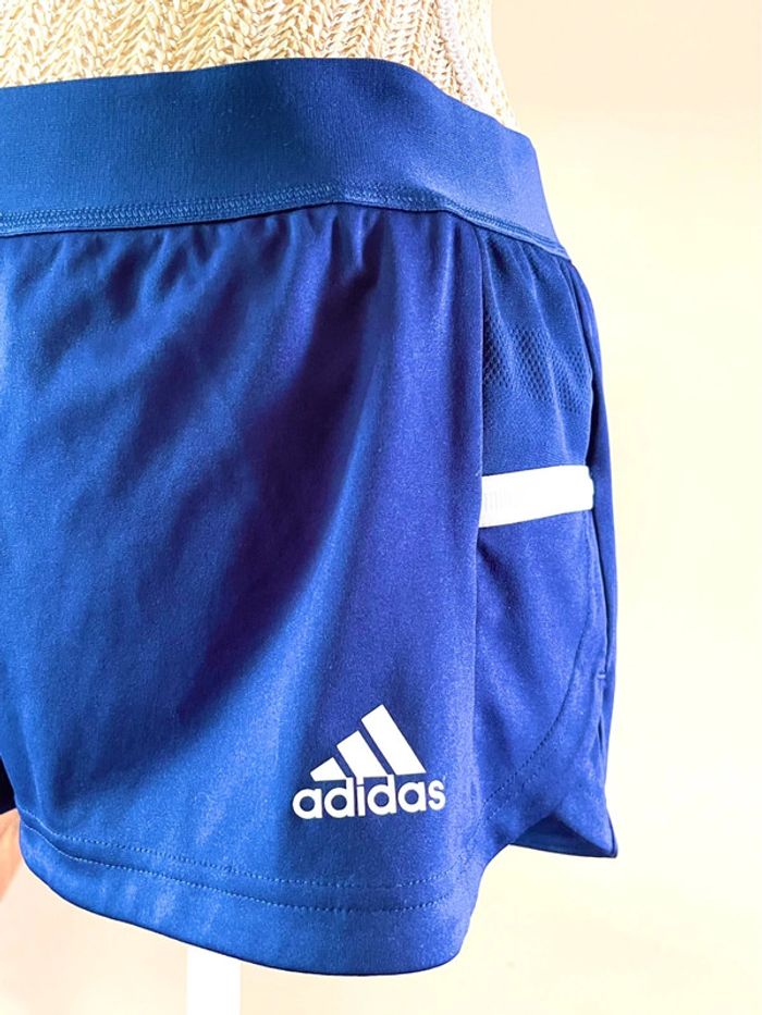 Ensemble Sportif brassière Nike et short adidas meme coloris bleu - photo numéro 8