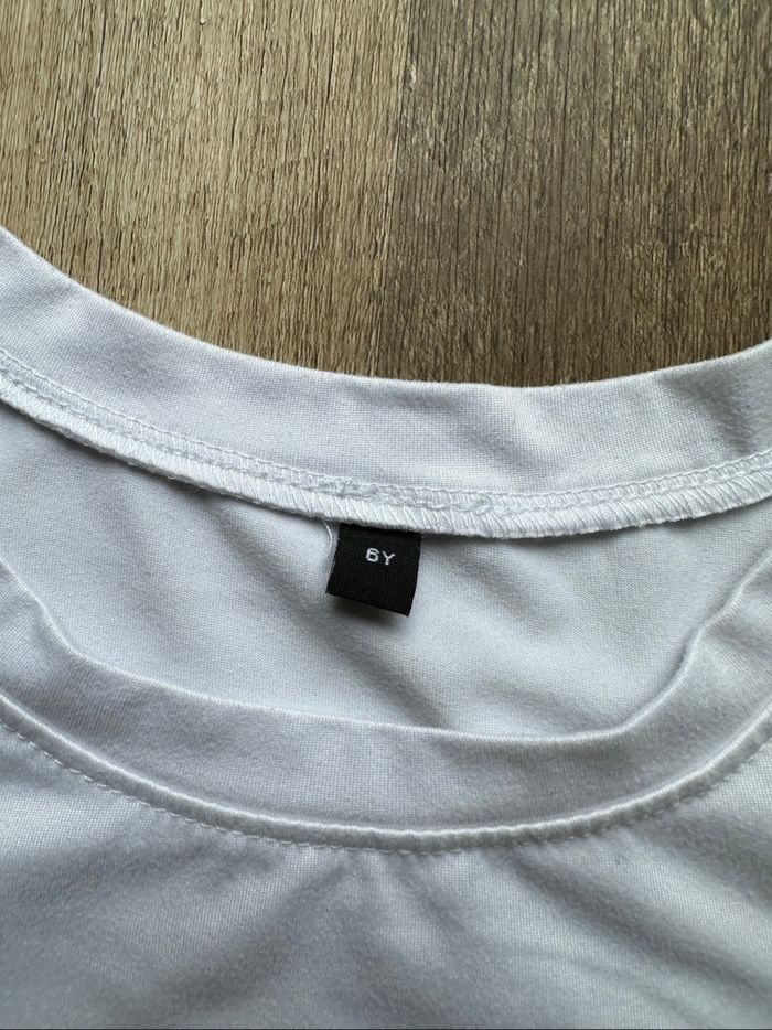 - Tee shirt - 6 ans - Très bon état - photo numéro 3