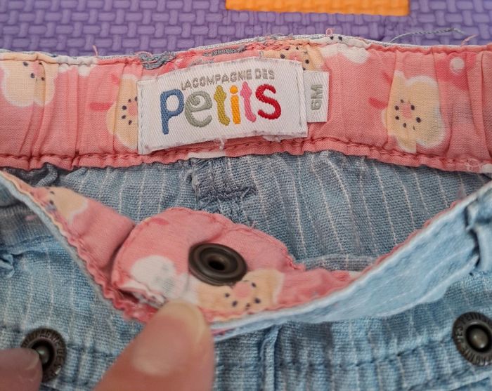 Pantalon bleu clair fleurs, la compagnie des petits, taille 6 mois (68 cm) - photo numéro 3