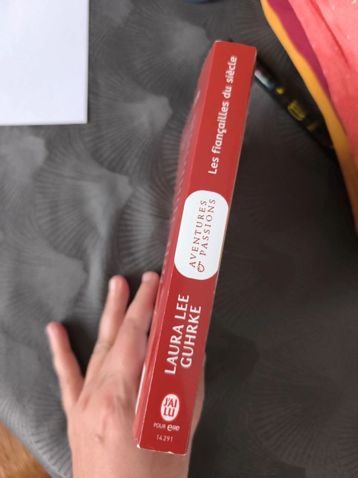 Les fiançailles du siècle. Laura lee guhrke - photo numéro 3