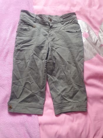 Pantacourt kaki taille 38