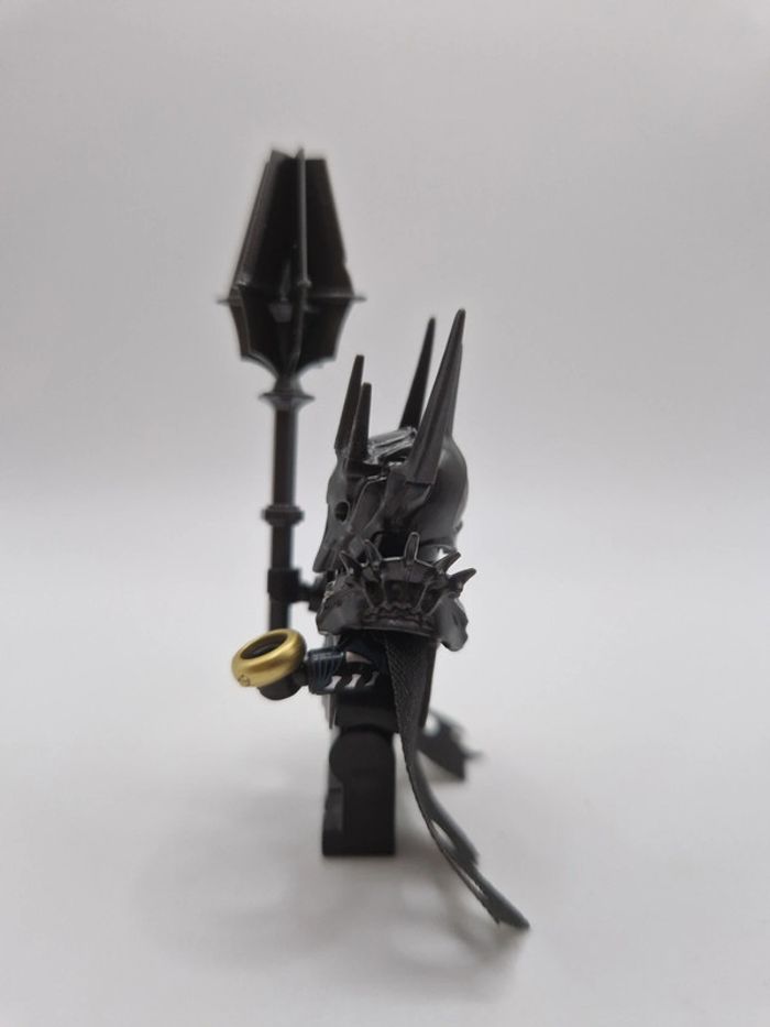 Figurine type lego Sauron avec l'anneau seigneur des anneaux / hobbit - photo numéro 3