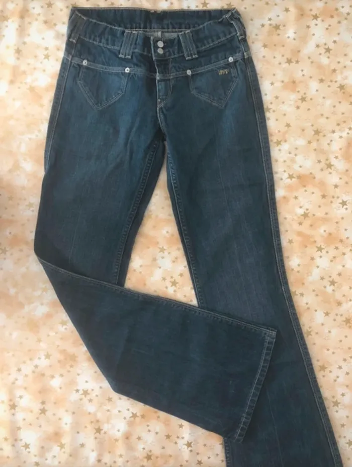 Jean Levi’s W28 L34