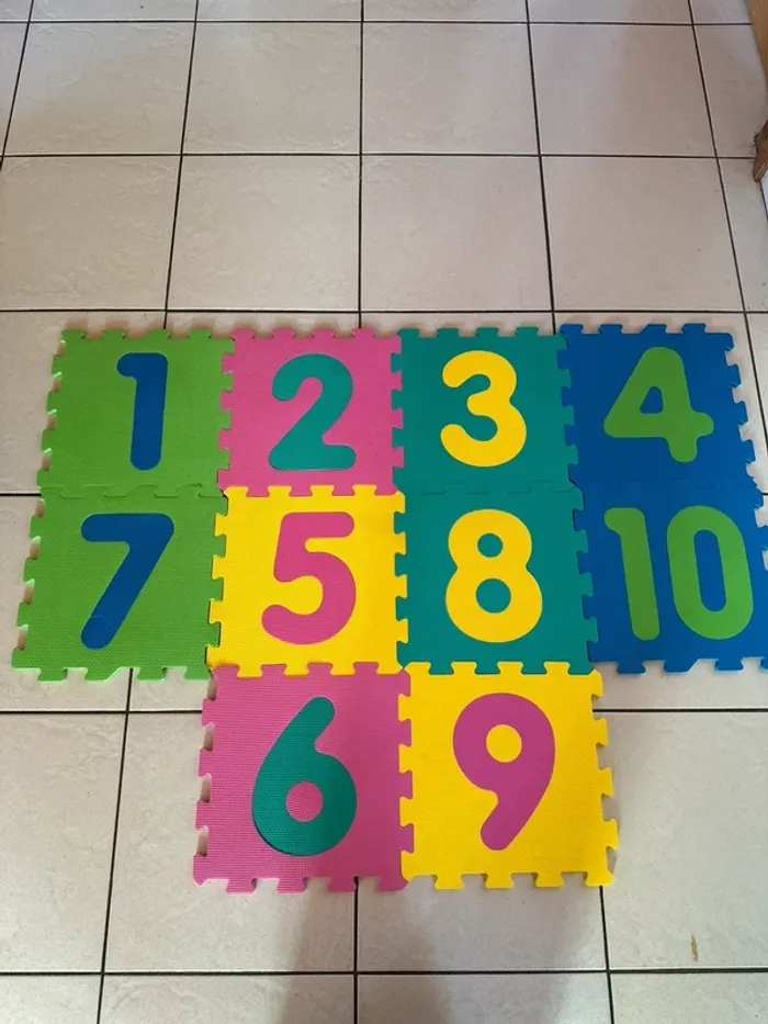 Lot de 10 dalles en mousse puzzle enfants – Chiffres de 1 à 10 – Très bon état - photo numéro 2