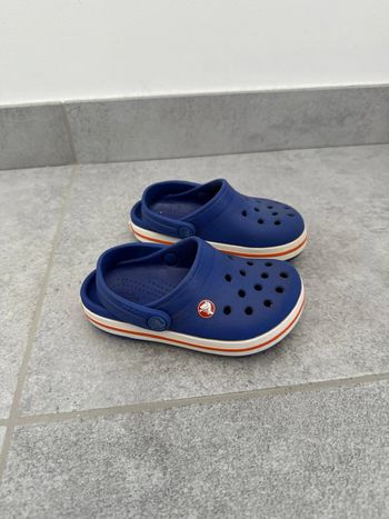 Sabots Crocs enfants bleu taille 7 soit 23-24 en super état