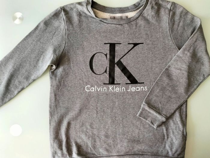 Pull Calvin Klein taille s - photo numéro 2