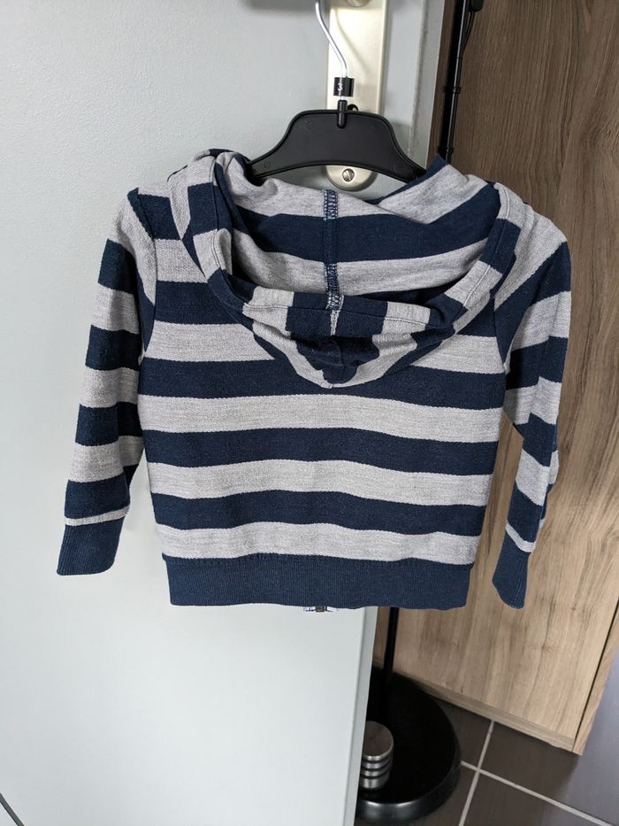 Gilet à capuche garçon C&A 2 ans - photo numéro 2