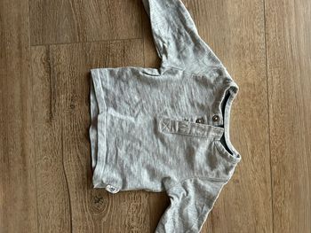 T-shirt manches longues gris 1 mois