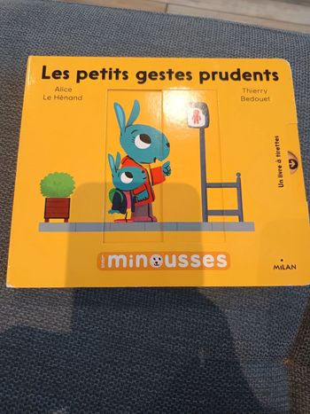 Livre les minousses les petits gestes prudents neuf
