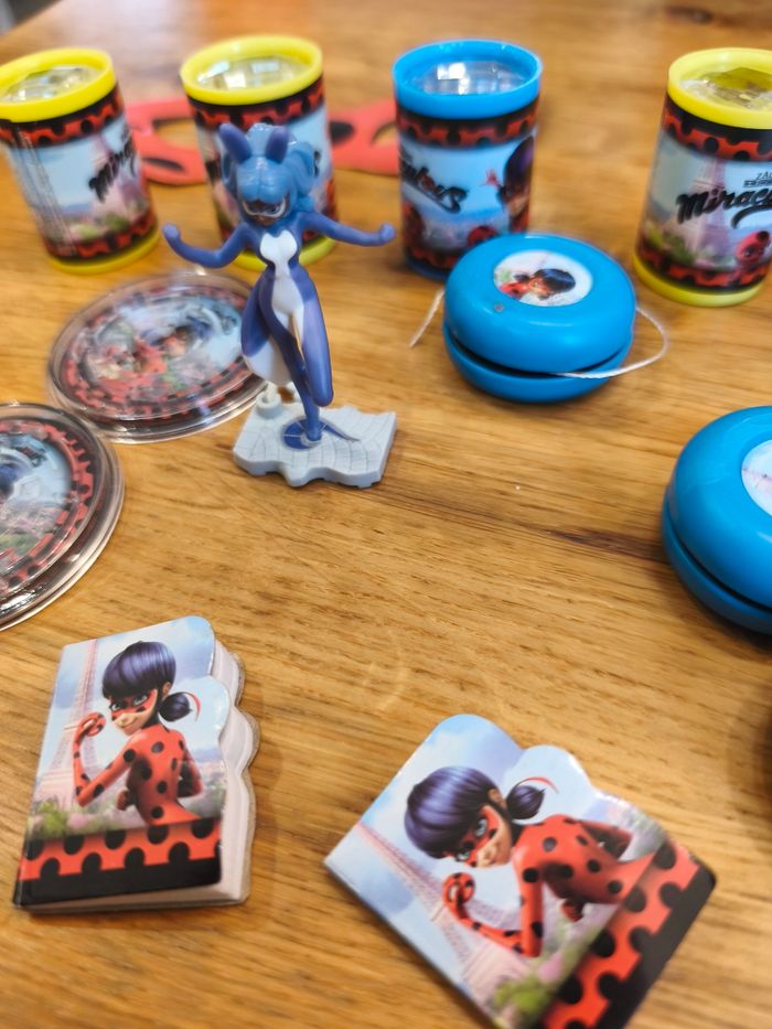 Lot de petits jouets Miraculous LadyBug - photo numéro 3