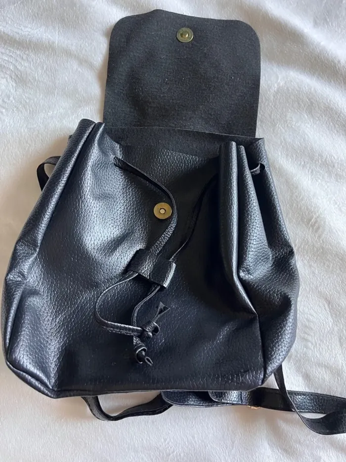 Sac à dos noir - photo numéro 4