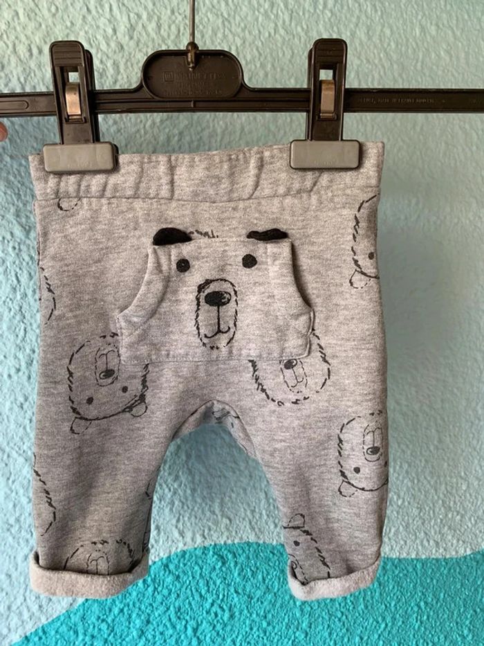 Jogging Orchestra oursons 3 mois TBE (4€) - photo numéro 4